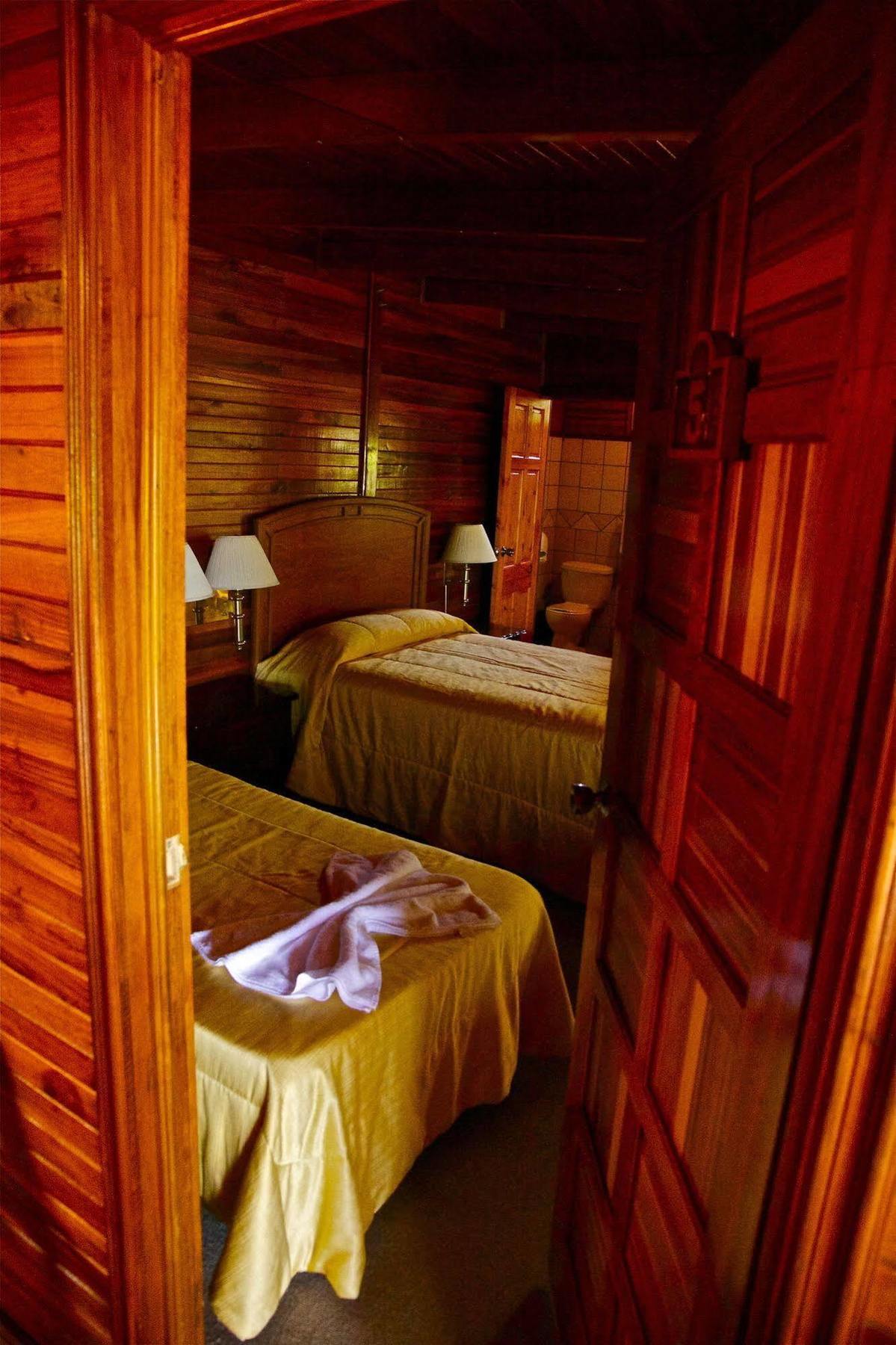 Santa Elena Lodge Cuajiniquil Екстериор снимка